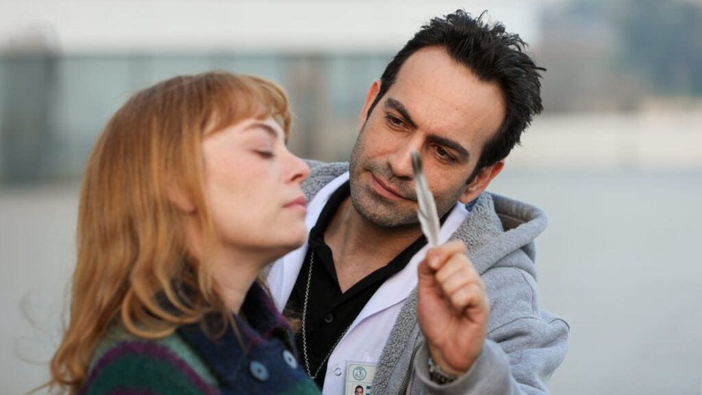 Bahar 34. bölüm izle – Cinayet şüphelisi kim?