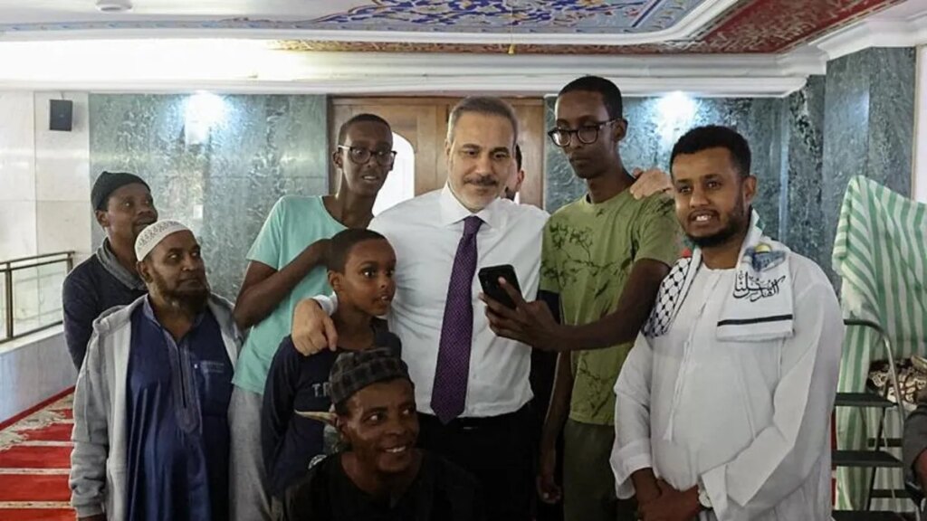 Bakan Fidan, Johannesburg’taki Tarihi Camiyi Ziyaret Etti