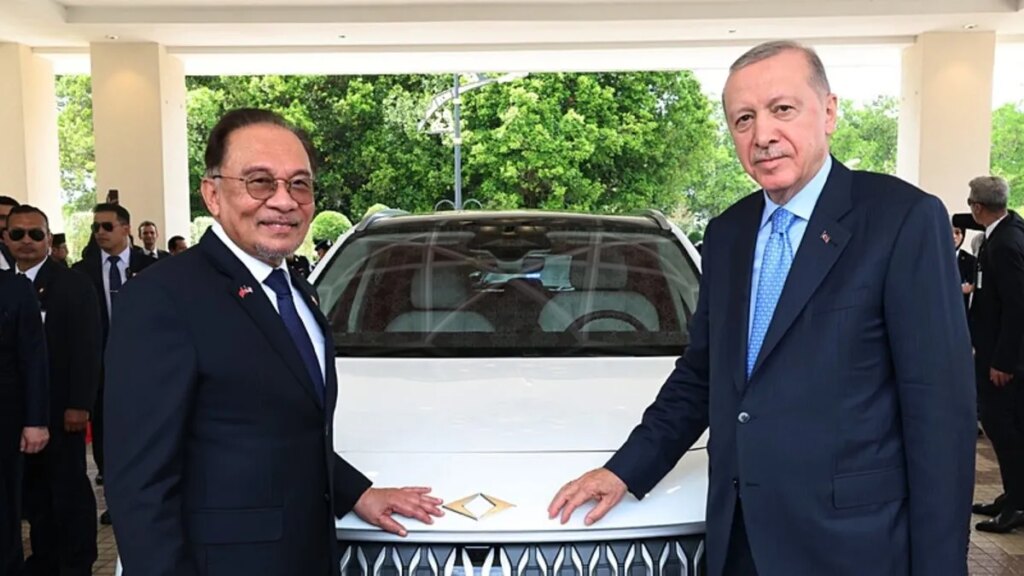 Erdoğan’dan Malezya Başbakanı’na Togg Hediyesi!