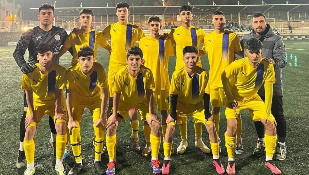 Maçta 11 oyuncu atıldı, sahada kaos yaşandı!