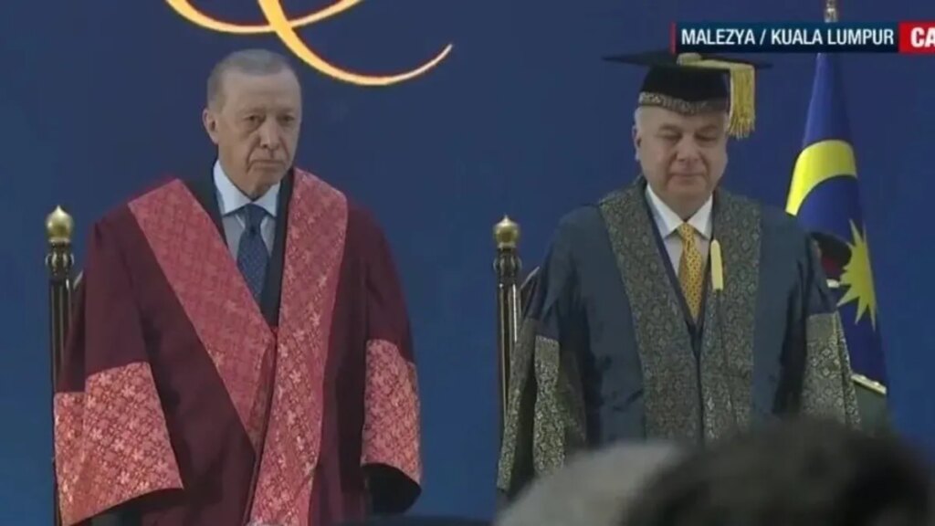 Erdoğan’a Malezya’da Fahri Doktora Verildi