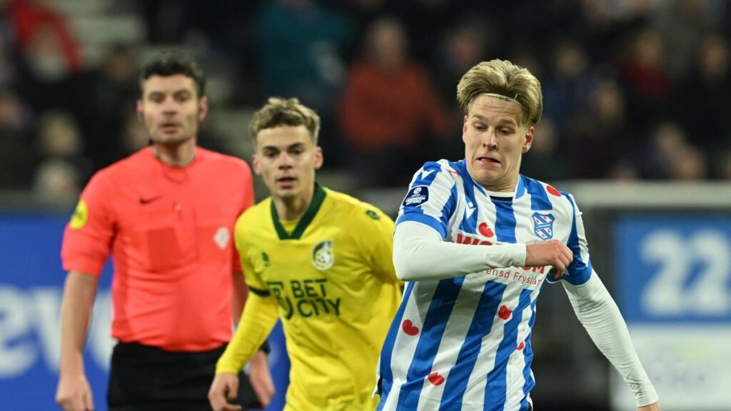 “Hollanda Ligi’nde Skandal Hata: Konuk Ekip 12 Kişiyle Oynadı!”