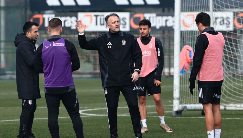 Solskjaer’in yokluğunda antrenman Erling Moe yönetiminde!