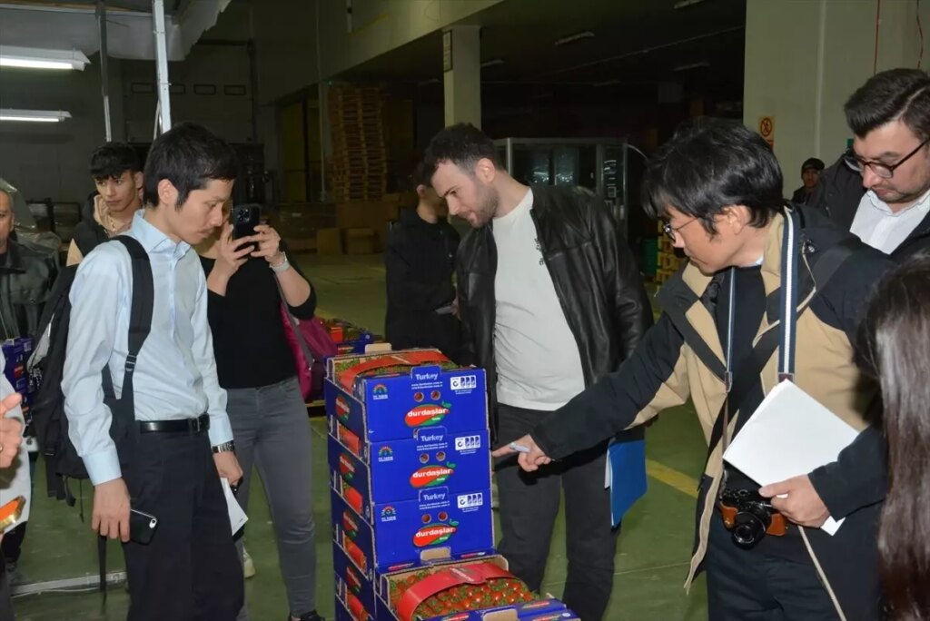 Japonya’dan Gelen Heyet Antalya’da Tarım Alanlarını İnceledi
