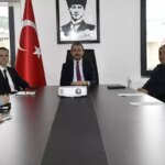 Kadirli Kaymakamı Turp Üreticileriyle Buluştu