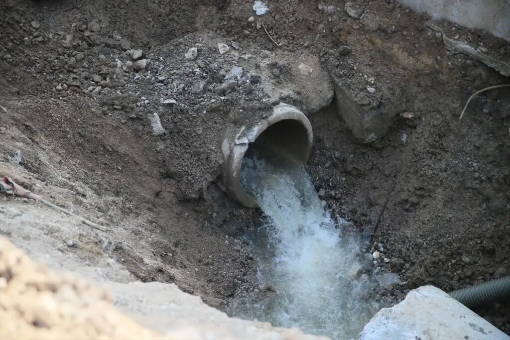 Malatya’da Deprem Sonrası İnşaatlardan Yer Altı Suları!