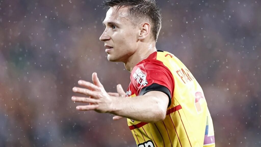 “Przemyslaw Frankowski: Futbol Arenasında Parlayan Yıldız”