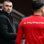 Burak Yılmaz Kırmızı Kart Gördü!