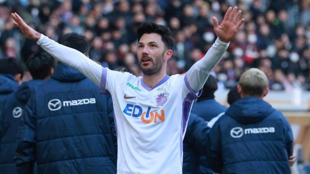 “Hiroshima, Tolgay Arslan ile Japonya Süper Kupası’nı kazandı!”