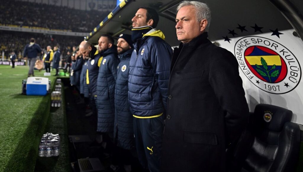 Fenerbahçe, Kasımpaşa’yı mağlup ederek Galatasaray derbisi öncesi yedinci galibiyetini aldı
