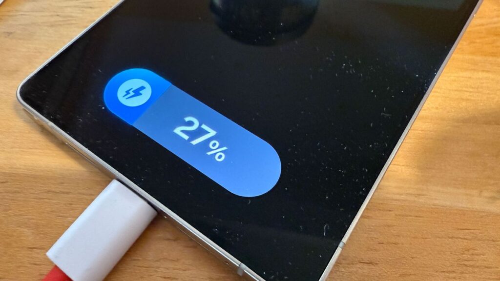 Samsung Galaxy S25 Ultra ve S25 Plus kullanıcıları şarj sorunları yaşıyor: Çözüm yolda!