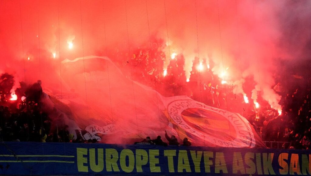 Fenerbahçe’ye UEFA’dan 2.5 Milyon TL Para Cezası