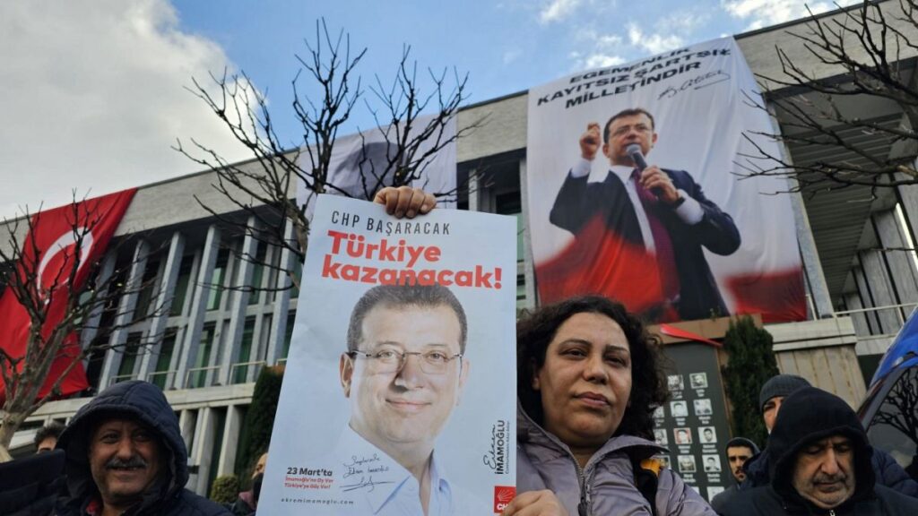 İmamoğlu Gözaltına Alındı, CHP Miting Hazırlığında