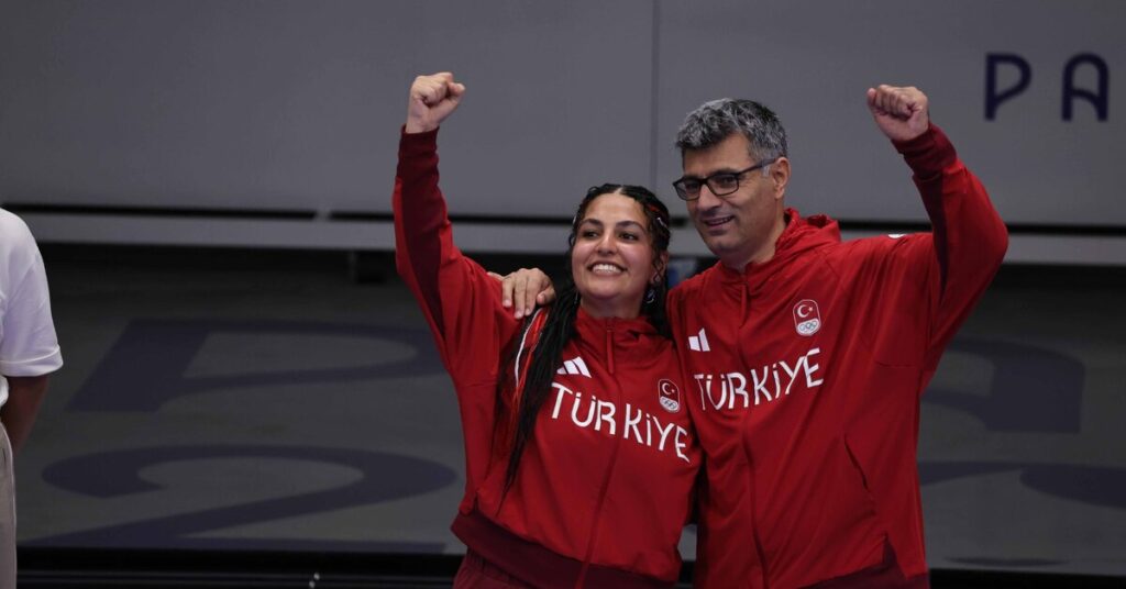 Atıcılıkta Altın Madalya! Yusuf Dikeç-Şevval İlayda Tarhan İkilisinden Büyük Başarı