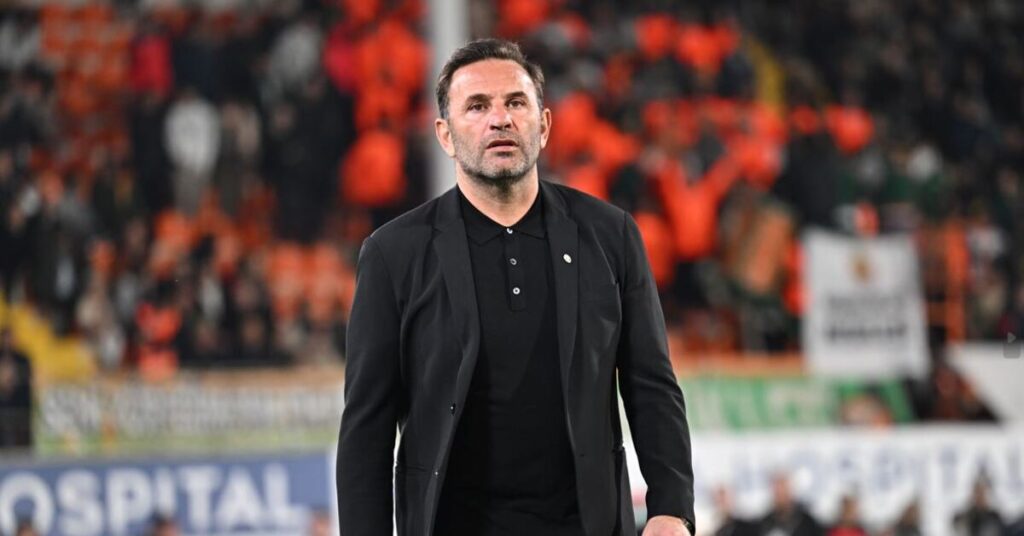 Galatasaray Alanyaspor’u 2-1 mağlup ederek nefes aldı