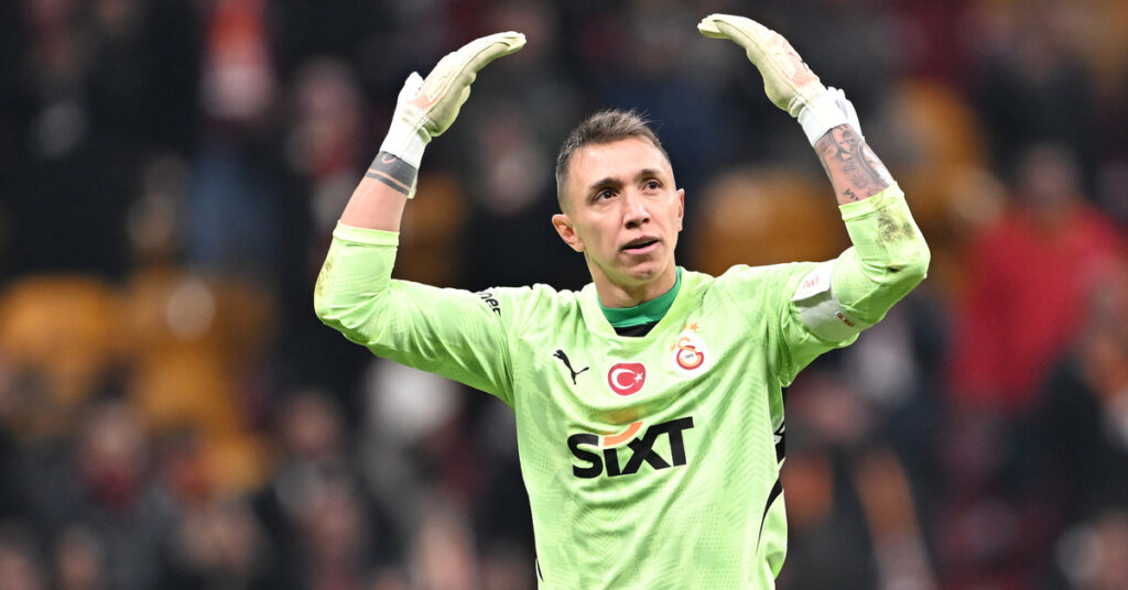 “Galatasaray’da Kaptanlar Devreye Giriyor”