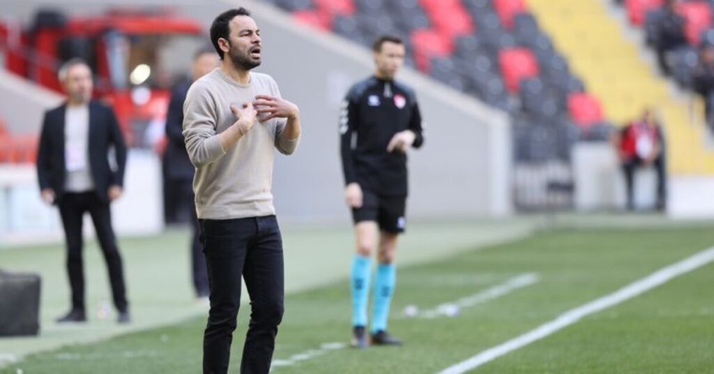 “Gaziantep FK, Kayserispor’u 1-0 Mağlup Etti: Teknik Direktörlerden Açıklamalar”