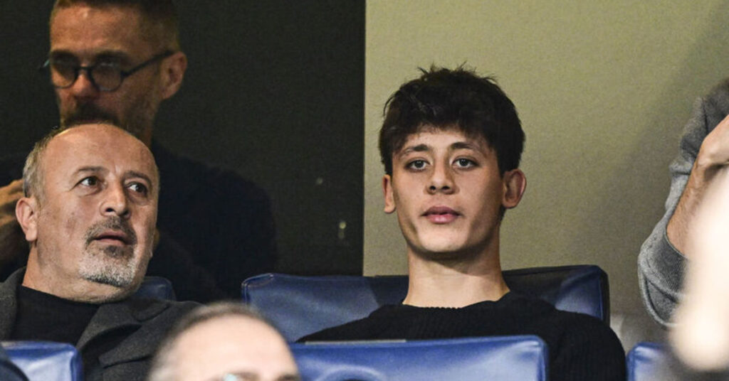 Arda Güler, Fenerbahçe maçını tribünden izledi