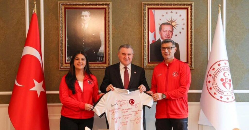 “Türkiye Milli Atıcılık Takımı Zirvede!”