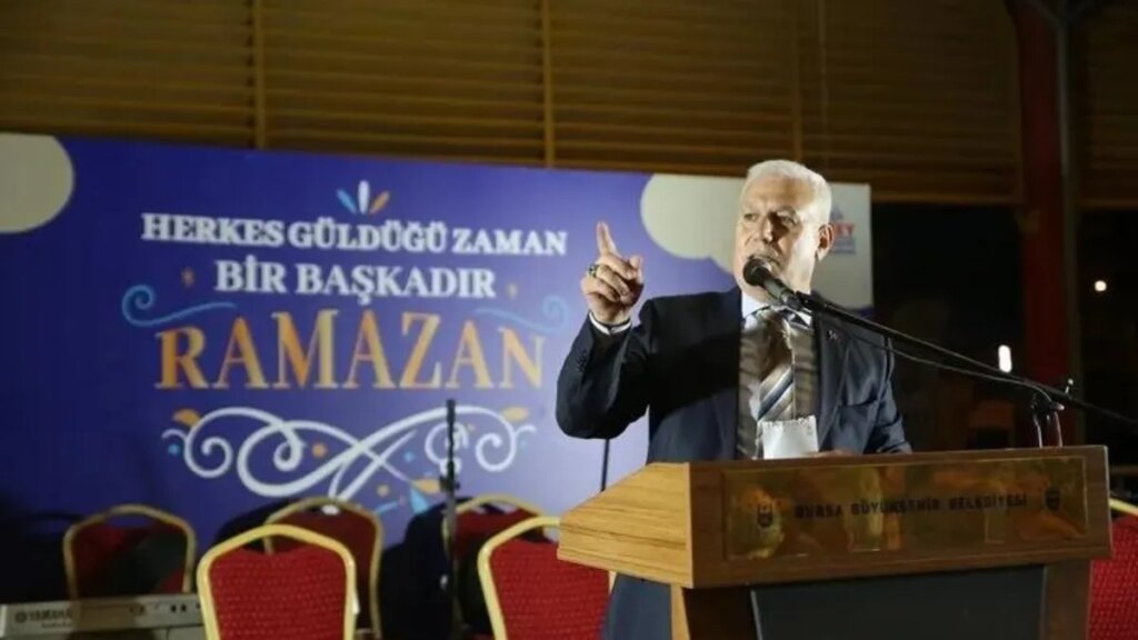 CHP’li Bozbey, Seçim Öncesi Sarıldığı İşçiyi Kovdu