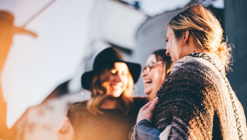 Gülme Gücü: Kahkaha Yogası Nedir?