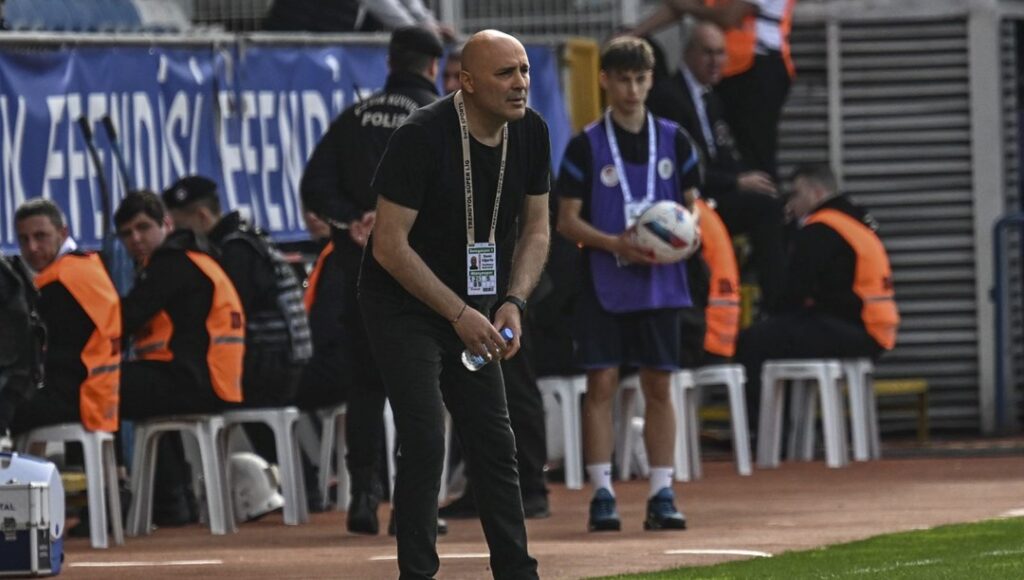 Corendon Alanyaspor Teknik Direktörü Sami Uğurlu: “Kaliteli Oyunculara İhtiyacımız Var”