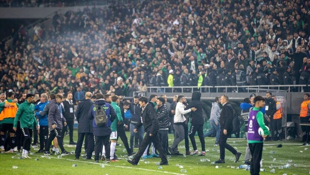 Kocaelispor – Sakaryaspor Maçında Bilet Karaborsaya Düştü!