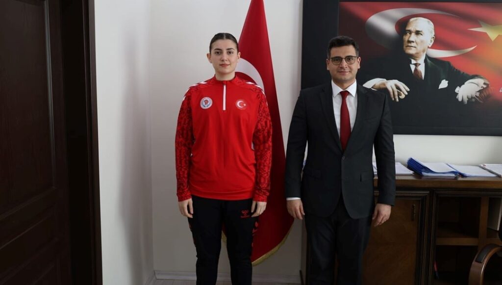 Milli Boksör Rabia Yüceer Bronz Madalya Kazandı, Kaymakamı Ziyaret Etti