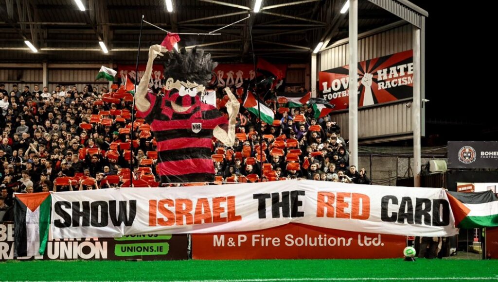 Bohemian Taraftarlarından İsrail’e Kırmızı Kart!