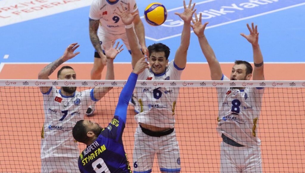 Arkas Spor Fenerbahçe’yi 3-2 mağlup ederek Play-Off’a yazdırdı