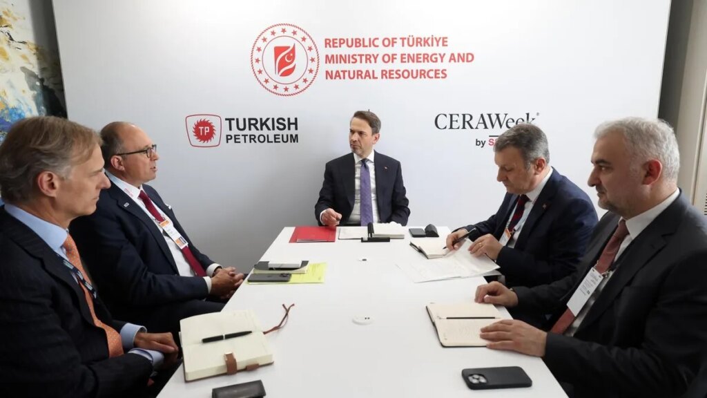 Bakan Bayraktar’dan ABD’de Enerji İş Birliği Görüşmeleri