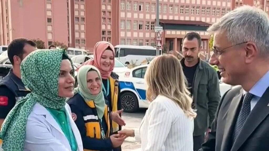 Bakan Memişoğlu Hekimlerin Tıp Bayramını Kutladı