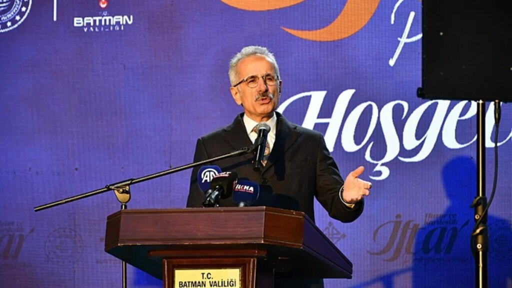 Bakan Uraloğlu Batman’da Yaptığı Açıklamalarla Dikkat Çekti