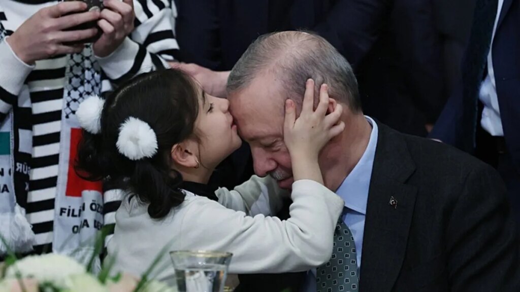 Başkan Erdoğan’a Filistinli Miniklerden Sevgi!