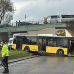 İETT Otobüsü Karaköy’de Kaza Yaptı!
