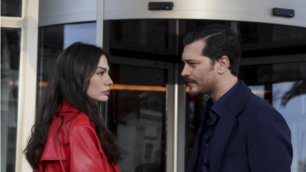 Eşref Rüya: Çağatay Ulusoy ve Demet Özdemir İlk Bölümde Buluştu