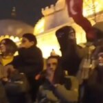 Provokatörler Cami Duvarına İşedi!