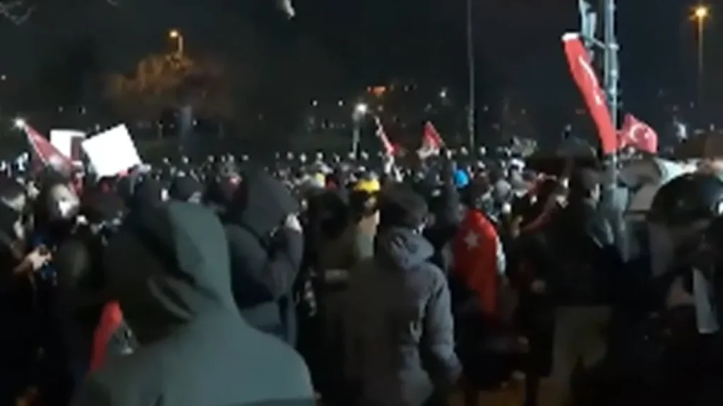 CHP’li Özel’in Sokak Çağrısı: Skandal Provokasyonlar!