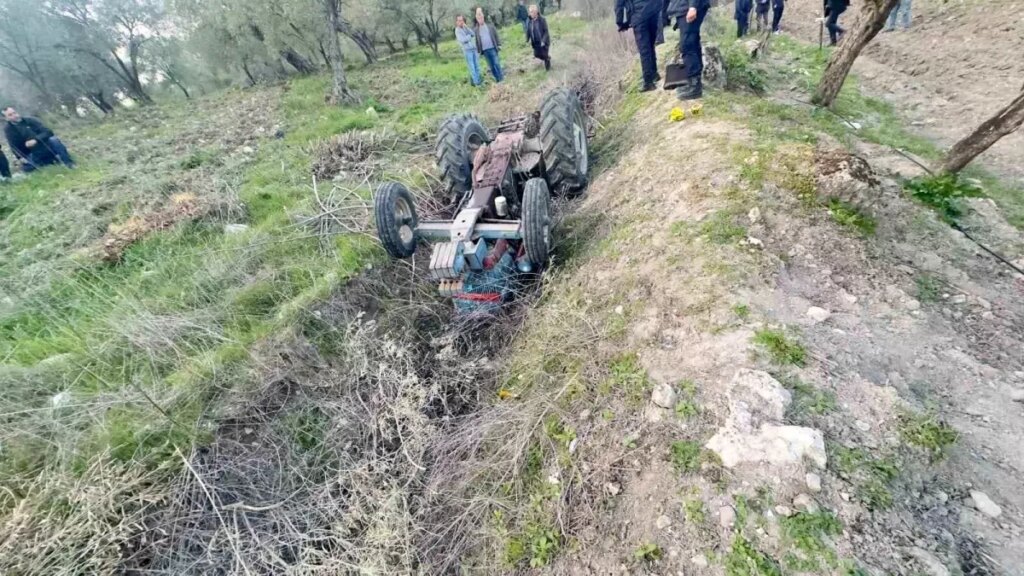 Manisa’da Devrilen Traktörde Hayatını Kaybetti
