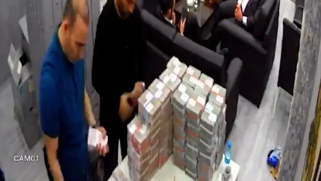 İBB Çalışanı İtiraf Etti: Para Trafiği ve Terör İddiaları