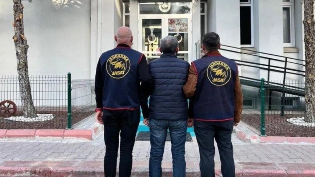FETÖ Üyesi ve Aranan İl Emniyet Müdürü Yakalandı