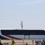 “Eskişehirspor Teknik Direktörü Otobüsün Üstünde Taktik Verdi!”