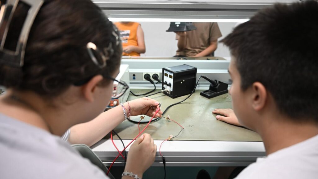 Ücretsiz Zanaat Atölyeleri Öğrencileri Çekiyor